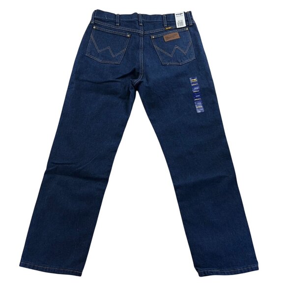 NWT Wrangler Mens 33x30 Relaxed Fit Straight Leg Blue Denim Classic Casual - Picture 2 of 15